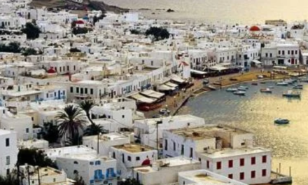 Μύκονος – Σαντορίνη: Γιατί «βούτηξε» ο τζίρος της εστίασης