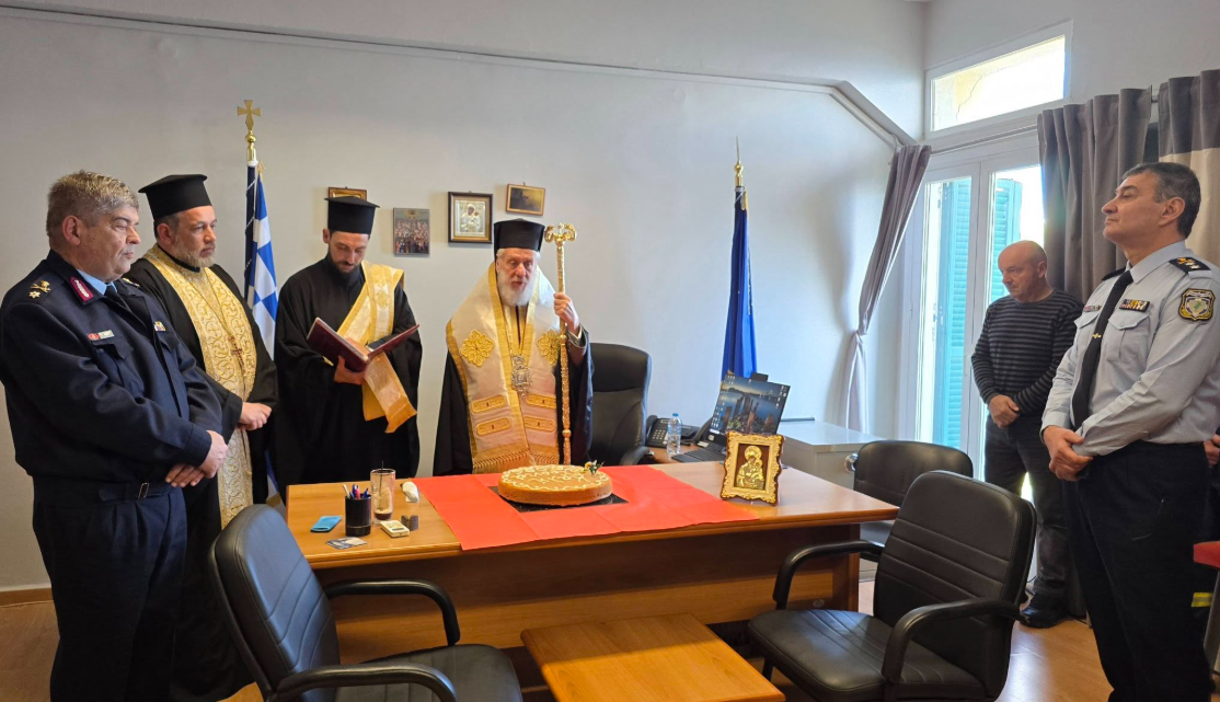 Μέσα σε κλίμα ενότητας η κοπή της πίτας της Διεύθυνσης Αστυνομίας Κυκλάδων