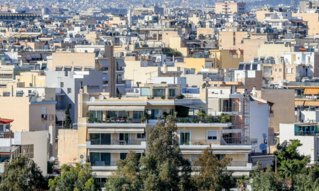 Πολεοδομία: Τέλος οι άδειες στους δήμους – Περνούν στο Κτηματολόγιο οι έλεγχοι και η έκδοση οικοδομικών αδειών έως το 2027