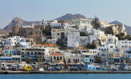 Κυκλάδες: το νησιωτικό «αντίδοτο» στη δημογραφική κρίση της Ελλάδας