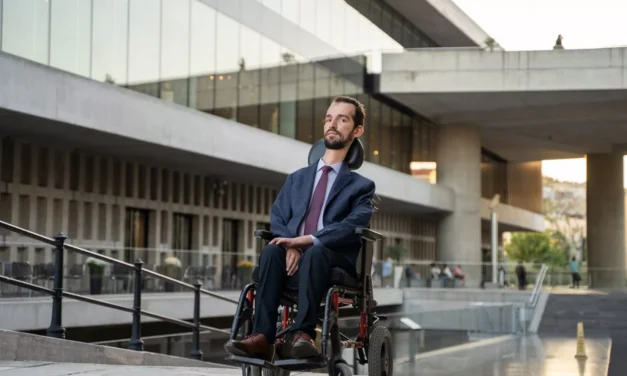 Στέλιος Κυμπουρόπουλος στο Mykonos 24/7: Η Μύκονος και οι Κυκλάδες πρέπει να γίνουν προσβάσιμες χωρίς δικαιολογίες