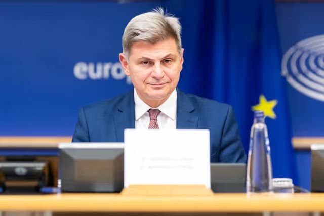 Διεγράφη ο Νικόλας Φαραντούρης