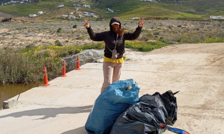 Επιχείρηση Καθαρισμού στη Φτελιά: Οι Εθελοντές εν Δράσει “έδιωξαν” το πλαστικό