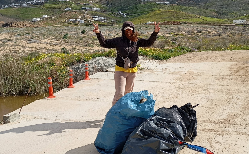 Επιχείρηση Καθαρισμού στη Φτελιά: Οι Εθελοντές εν Δράσει “έδιωξαν” το πλαστικό