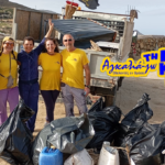 «Αγκαλιά-Ζω τη Μύκονο»: Οι εθελοντές «θωράκισαν» τη Φτελιά με επιχείρηση καθαρισμού