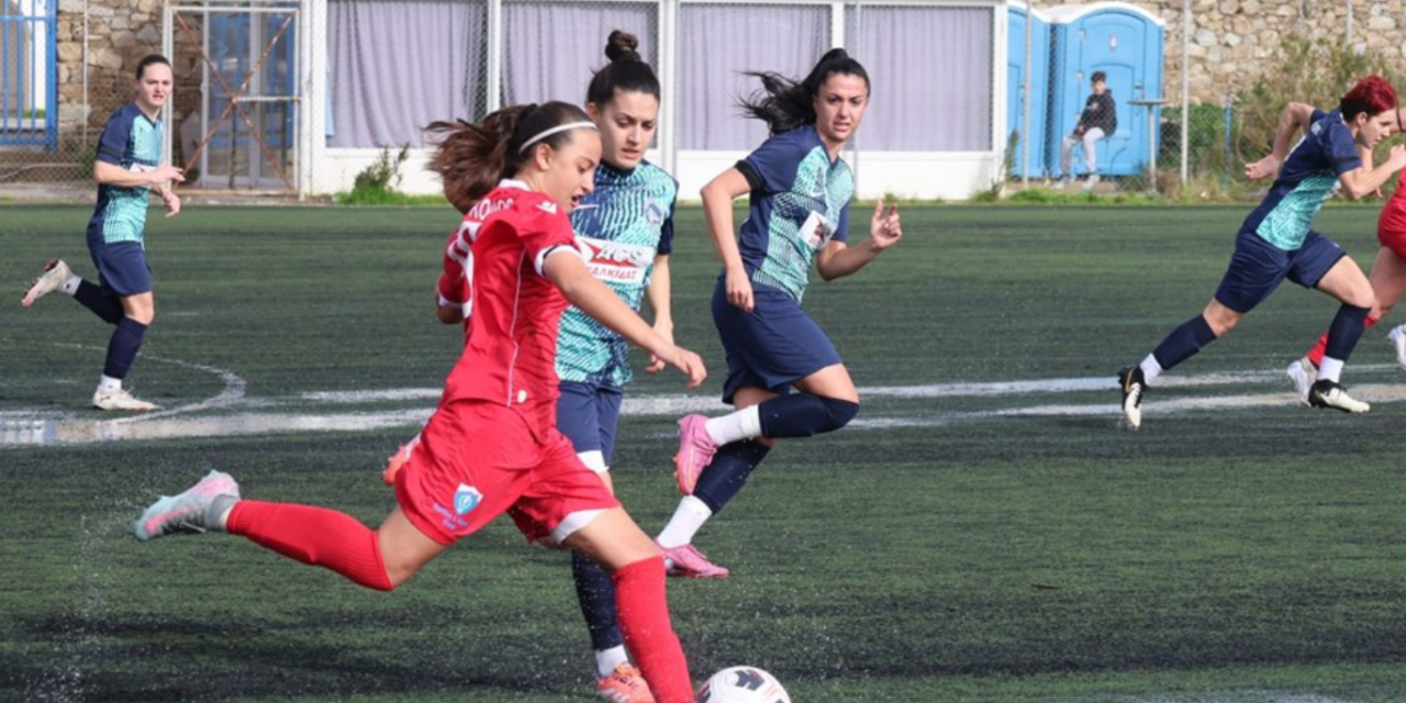 ΘΡΙΑΜΒΟΣ ΣΤΟ «ΝΗΣΙ ΤΩΝ ΑΝΕΜΩΝ»: Η ΜΥΚΟΝΟΣ ΥΠΕΤΑΞΕ ΤΗ ΧΑΛΚΙΔΑ ΚΑΙ «ΒΛΕΠΕΙ» ΤΙΤΛΟ!