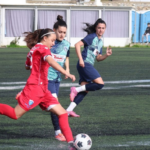 ΘΡΙΑΜΒΟΣ ΣΤΟ «ΝΗΣΙ ΤΩΝ ΑΝΕΜΩΝ»: Η ΜΥΚΟΝΟΣ ΥΠΕΤΑΞΕ ΤΗ ΧΑΛΚΙΔΑ ΚΑΙ «ΒΛΕΠΕΙ» ΤΙΤΛΟ!