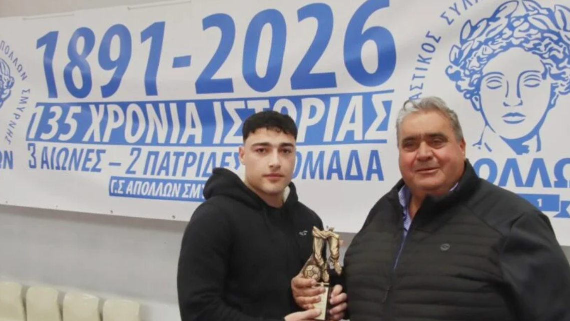 Αλέκος Κουκάς: Ο Μυκονιάτης «Στυλοβάτης» που Οδηγεί τον Απόλλωνα Σμύρνης στη Νέα Εποχή