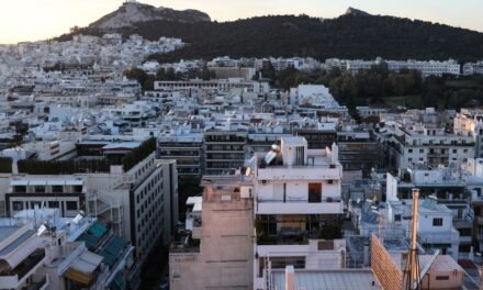 Χιλιάδες ακίνητα σε θεσμική εκκρεμότητα – Το ΣτΕ παγώνει νέα τακτοποίηση-σκούπα για τα μεγάλα αυθαίρετα