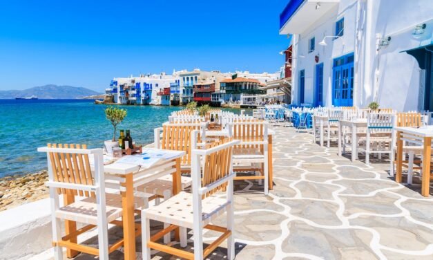 Πρωτιά της Ελλάδας στις αξιολογήσεις ξενοδοχείων στη Μεσόγειο. Πρώτη η Μύκονος, δεύτερη η Σαντορίνη