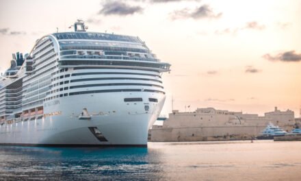 Παρέμβαση Αθ. Κουσαθανά Μέγα στο Shorex Network: «Η Μύκονο είναι η βιτρίνα του τουρισμού, όχι πεδίο πειραμάτων»