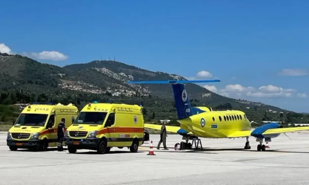 Αεροδιακομιδές ασθενών από Μύκονο και Σίφνο στη Σύρο