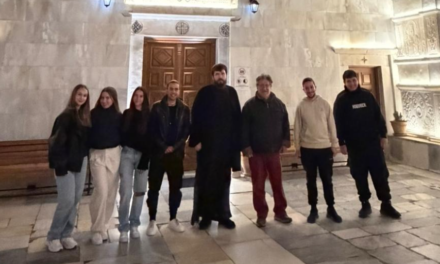 Η Μονή Παναγίας Τουρλιανής Στο Πλευρό Της Μαθητιώσας Νεολαίας Της Μυκόνου