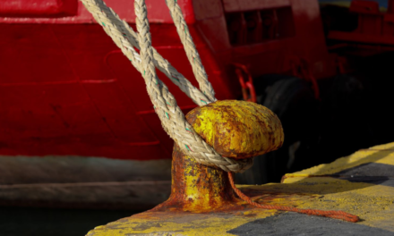 Περιπέτεια στο Λιμάνι της Ραφήνας για το «ΘΕΟΛΟΓΟΣ» κόπηκε ο κάβος