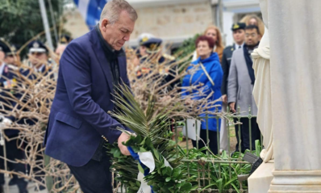 Με Λαμπρότητα η Εθνική Επέτειος στη Σύρο: Παρουσία Γιάννη Βρούτση οι Εορτασμοί στην Πρωτεύουσα των Κυκλάδων