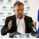 Ο Υπουργός Αθλητισμού Γιάννης Βρούτσης στη Σύρο για τις εκδηλώσεις εορτασμού της Εθνικής Επετείου της 25ης Μαρτίου, συνοδευόμενος από κορυφαίες προσωπικότητες του Αθλητισμού