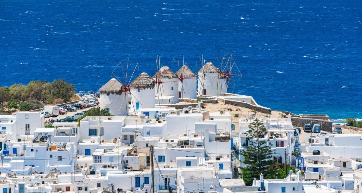 Νέο Χωροταξικό Τουρισμού: όρια στις Κυκλάδες για κλίνες και βραχυχρόνιες μισθώσεις (έως 30%)