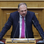 Ο Φίλιππος Φόρτωμας φέρνει στη Βουλή το θέμα της καθυστέρησης στις πληρωμές του μεταφορικού ισοδύναμου