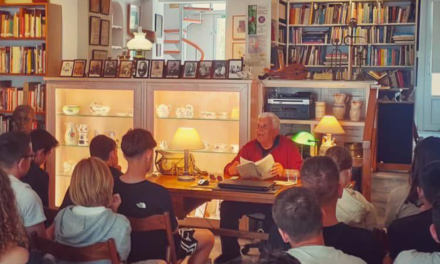 «Βιβλιοθήκη Παναγιώτη Κουσαθανά»: Ένας Πνευματικός Φάρος στην Καρδιά της Μυκόνου