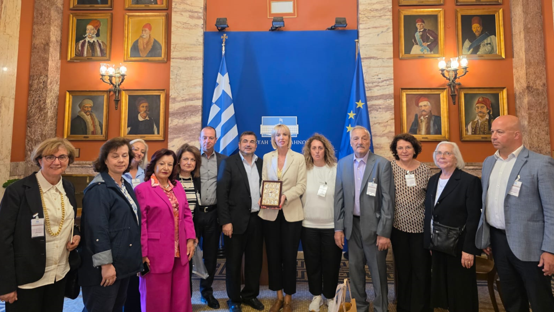 Η Κατερίνα Μονογυιού υποδέχθηκε την Ομοσπονδία Συλλόγων Μικρών Κυκλαδονήσων στη Βουλή των Ελλήνων