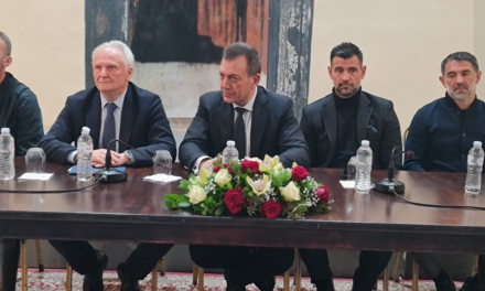 Στο πλευρό του Γ. Βρούτση οι θρύλοι του αθλητισμού: Παρουσιάστηκε το μεγάλο έργο στο Στάδιο Ναυπλίου