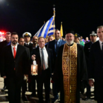 Με Ευλάβεια η Υποδοχή του Αγίου Φωτός στο Αεροδρόμιο