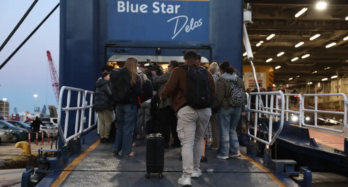 Πάσχα 2026: Αυξημένη κίνηση στα λιμάνια – Φεύγουν οι εκδρομείς για τα νησιά [Εικόνες]