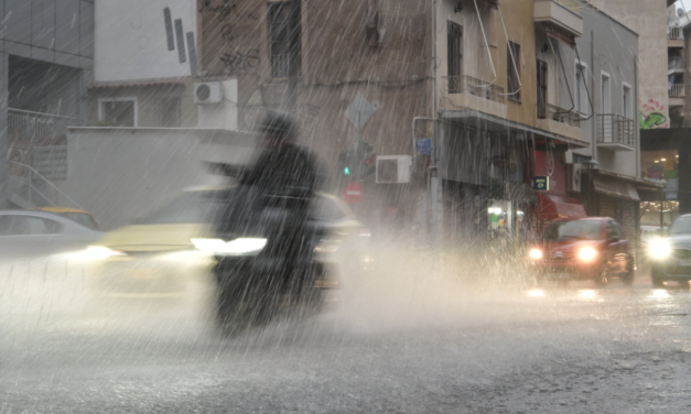 Κακοκαιρία Erminio: Επικαιροποιήθηκε το έκτακτο της ΕΜΥ – Στο «κόκκινο» η Αττική – 112 σε Αργολίδα, Λακωνία, Κορινθία, Αρκαδία