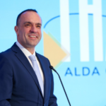 Στο βήμα της ALDA ο Κ. Κουκάς: Το μήνυμα για το Νέο Δημοκρατικό Σύμφωνο
