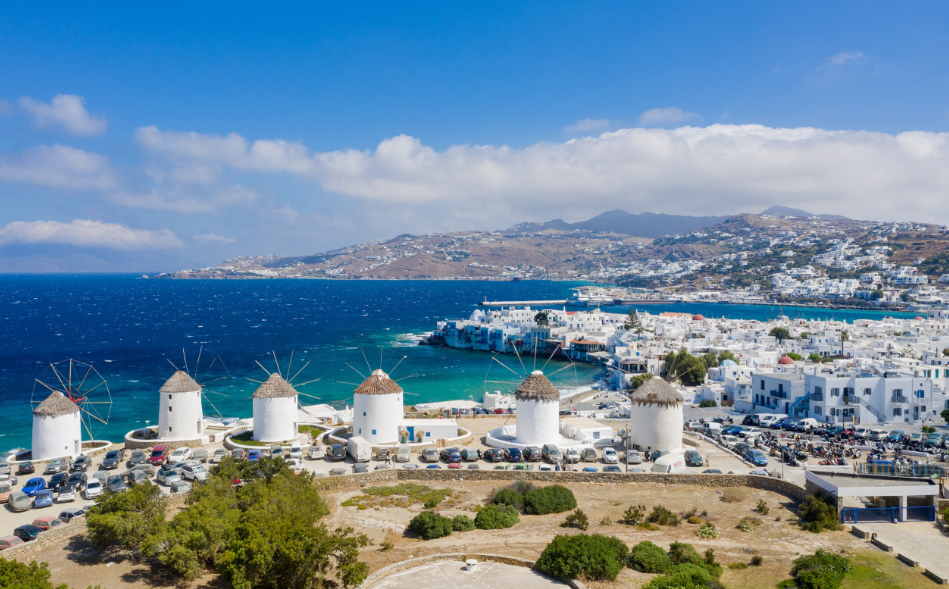 Το μεγάλο στοίχημα του τουρισμού για τη Μύκονο – Η απάντηση των VIPs και του Χόλιγουντ στη στασιμότητα των αριθμών