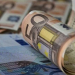 Τα επτά μέτρα στήριξης με εφαρμογή από τέλη Ιουνίου – Από τα 150 ευρώ για κάθε παιδί έως τις 72 δόσεις