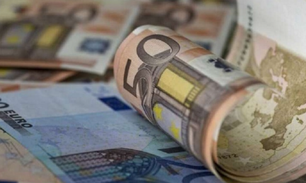 Τα επτά μέτρα στήριξης με εφαρμογή από τέλη Ιουνίου – Από τα 150 ευρώ για κάθε παιδί έως τις 72 δόσεις