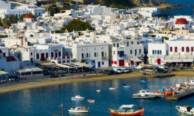 Λιμενικό Ταμείο Μυκόνου: Εντατικοί έλεγχοι για τραπεζοκαθίσματα και παράνομες καταλήψεις στον Αιγιαλό
