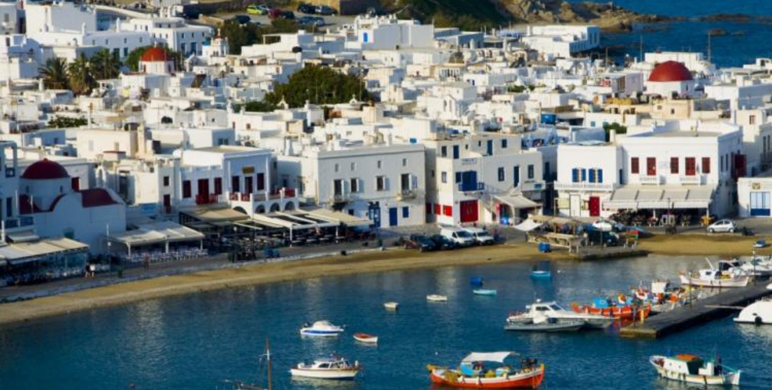 Λιμενικό Ταμείο Μυκόνου: Εντατικοί έλεγχοι για τραπεζοκαθίσματα και παράνομες καταλήψεις στον Αιγιαλό