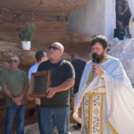 Θεία Λειτουργία στο Εξωκκλήσι της Παναγίας στο Τραγονήσι από τον π. Αλέξιο