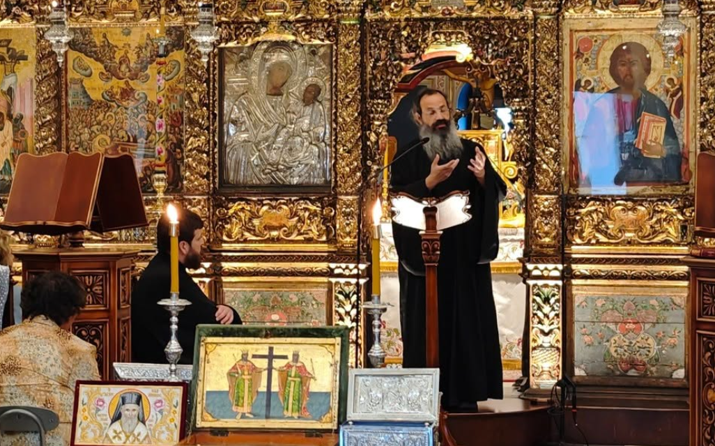 Ι. Μ. Παναγίας Τουρλιανής: Πλήθος Μυκονίων στην επίκαιρη ομιλία του π. Σπυρίδωνα Βασιλάκου για τη μοναξιά