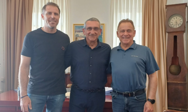 Συνάντηση Κορυφής στη Μύκονο: Στο Επίκεντρο η Συνεργασία Χατζημάρκου – Βερώνη για το Μέλλον του Νησιού