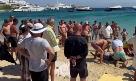 Τραγωδία στη Μύκονο: Τουρίστας πνίγηκε στην Ψαρρού – Η απεγνωσμένη προσπάθεια να σωθεί