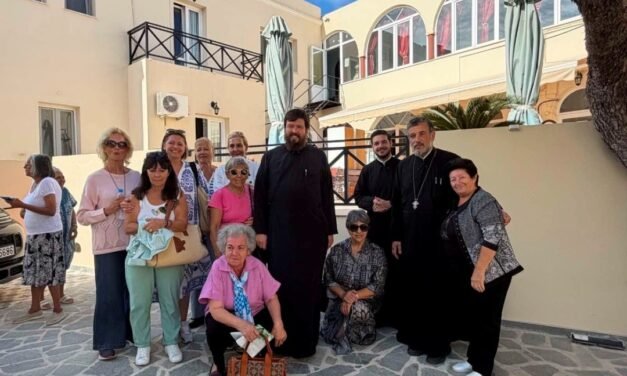 Επίσκεψη Αγάπης της Αδελφότητος Ανωμεριτών Μυκόνου στον “Οίκο Ευγηρίας” της Ιεράς Μητροπόλεως