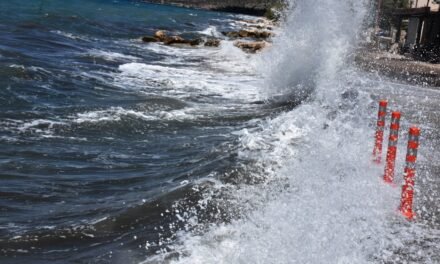 Καιρός: Παραμένει το Red Code για έντονα φαινόμενα – Θυελλώδεις άνεμοι έως 9 μποφόρ, ισχυρές καταιγίδες