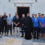 Υπό τη σκέπη της Παναγίας Τουρλιανής η Α.Ε. Μυκόνου – Ευχές για επιτυχίες από τον Ηγούμενο Αλέξιο