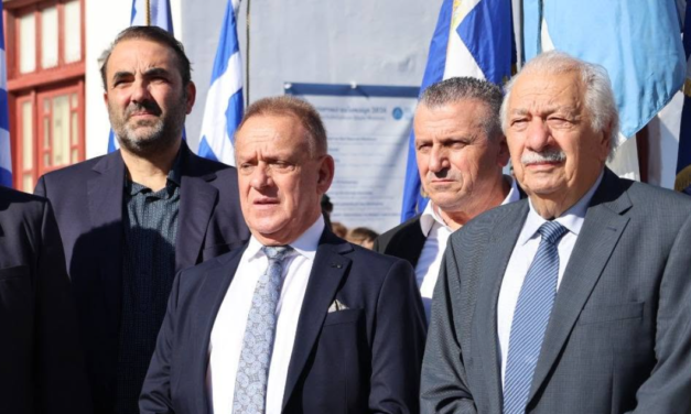 28η Οκτωβρίου στη Μύκονο: Το μήνυμα του Δημάρχου Χρήστου Βερώνη και η παρέλαση στην Άνω Μερά