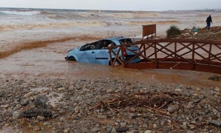 Σφοδρή κακοκαιρία στην Κρήτη: Ένας νεκρός στο Ρέθυμνο – Ξεχείλισαν ποτάμια, πλημμύρισαν σπίτια – Μπαράζ 112 σε Μυλοπόταμο, Ζωνιανά, Λιβάδια